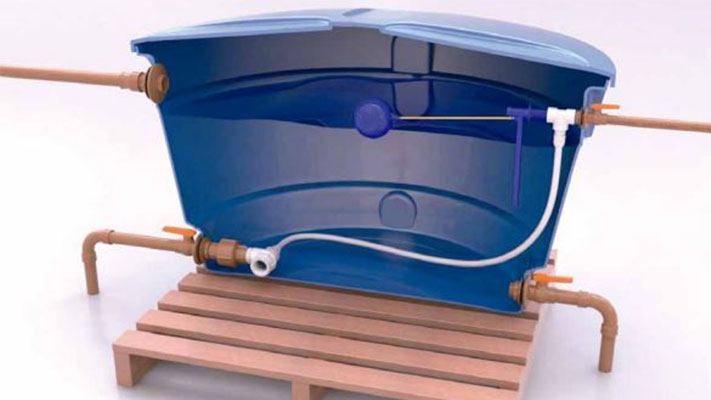 caixa de água com kit Blukit instalado para aumentar a pressão da água